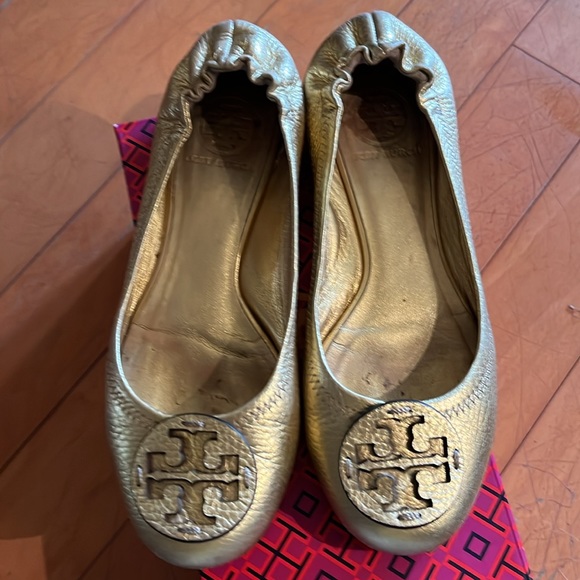 Tory Burch Reva ballerina flats sz 6.5 gold - Picture 5 of 5